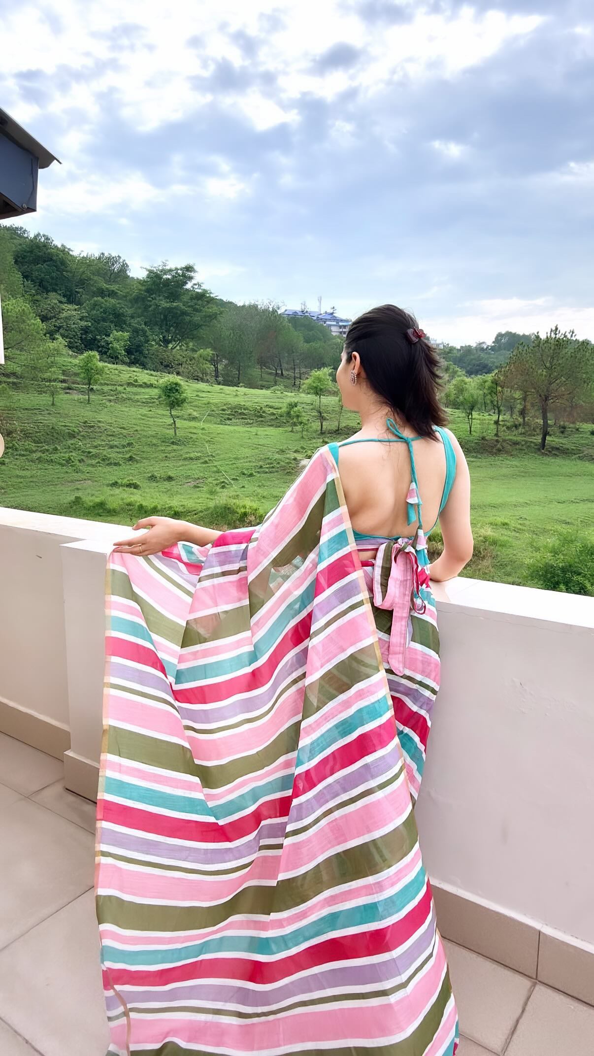 Premium Linen Stripes Saree With Stitched Blouse