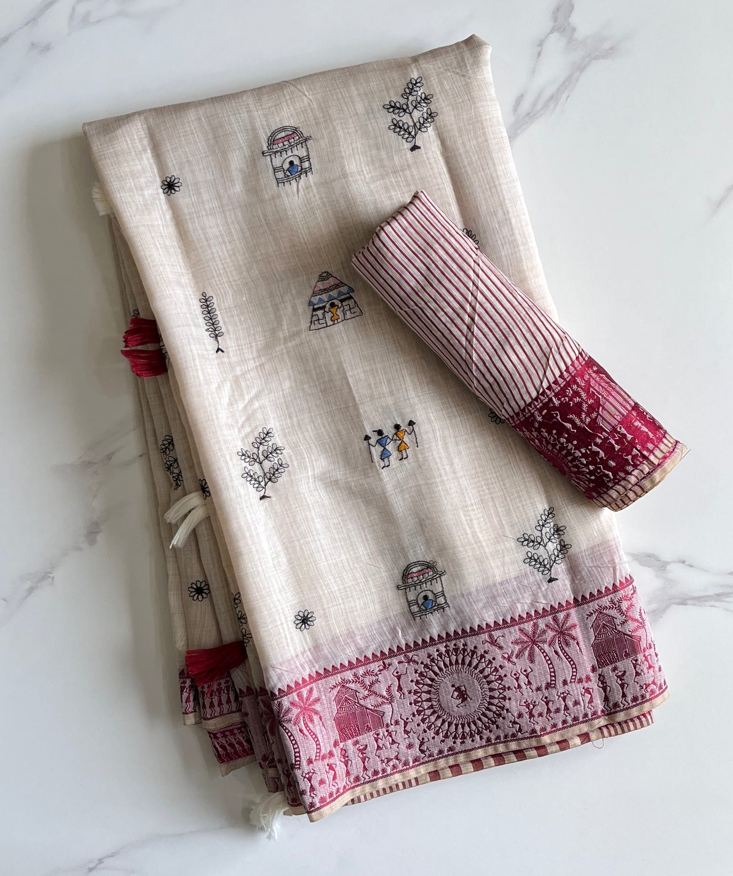 Linen Saree With Contrast Blouse